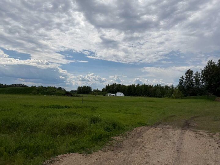 Property Photo: 14 Spruce Point Estates Road AB T0G 2K0