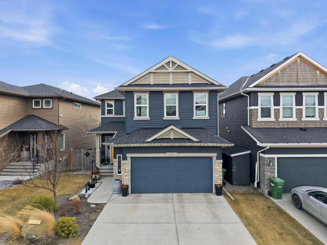 Property Photo:  2620 Ravenslea Gardens SE  AB T4A 0T2 