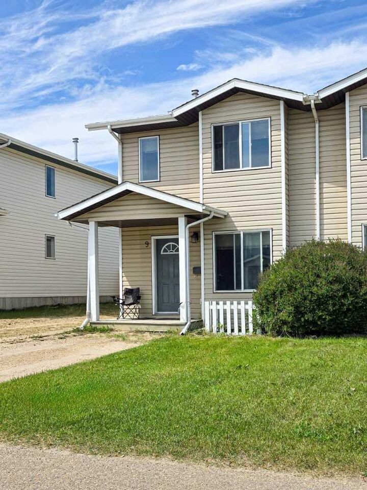9 Lakeview Close — photo 1