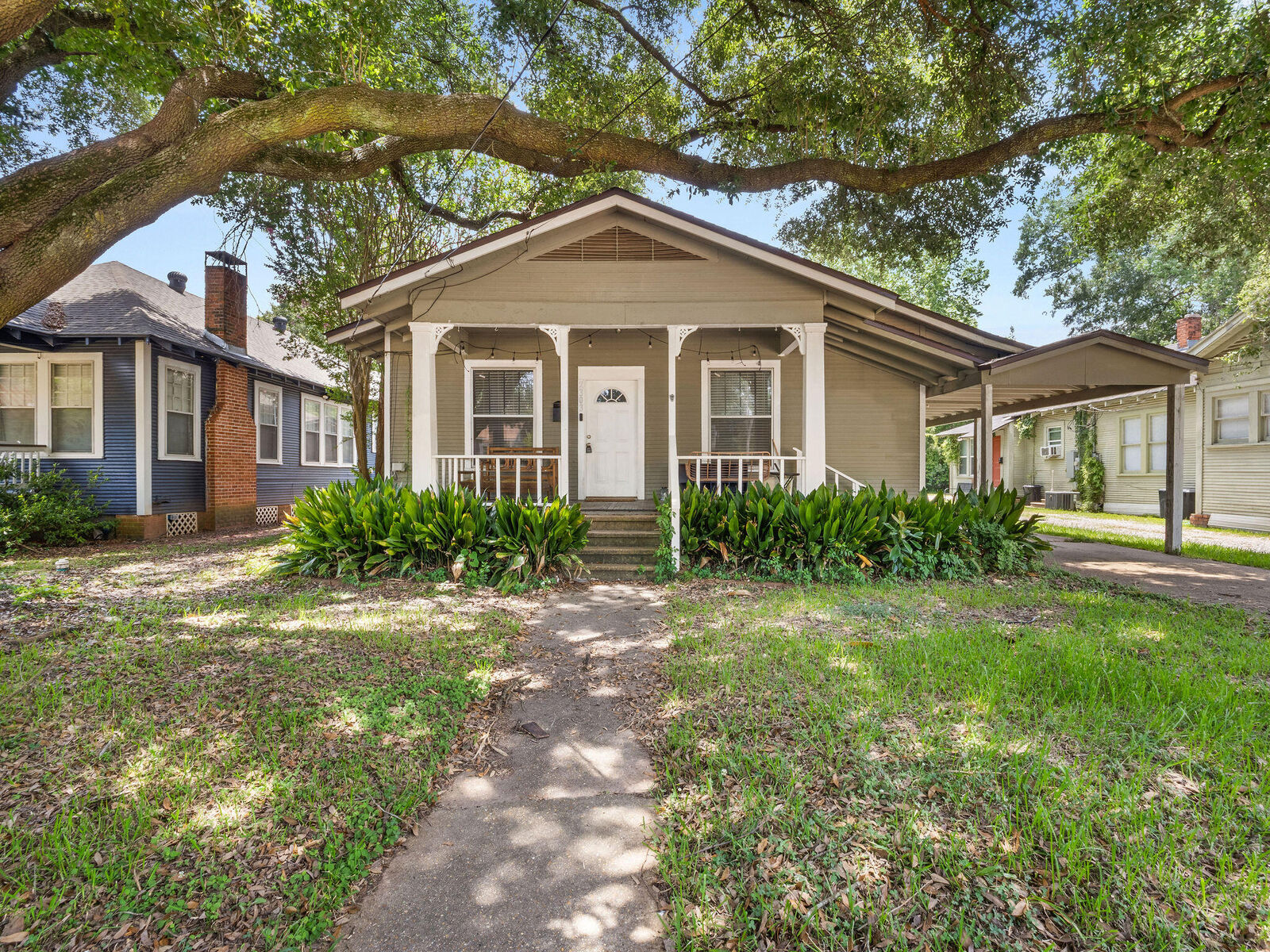 Property Photo: 2303 Myrtle St LA 71301