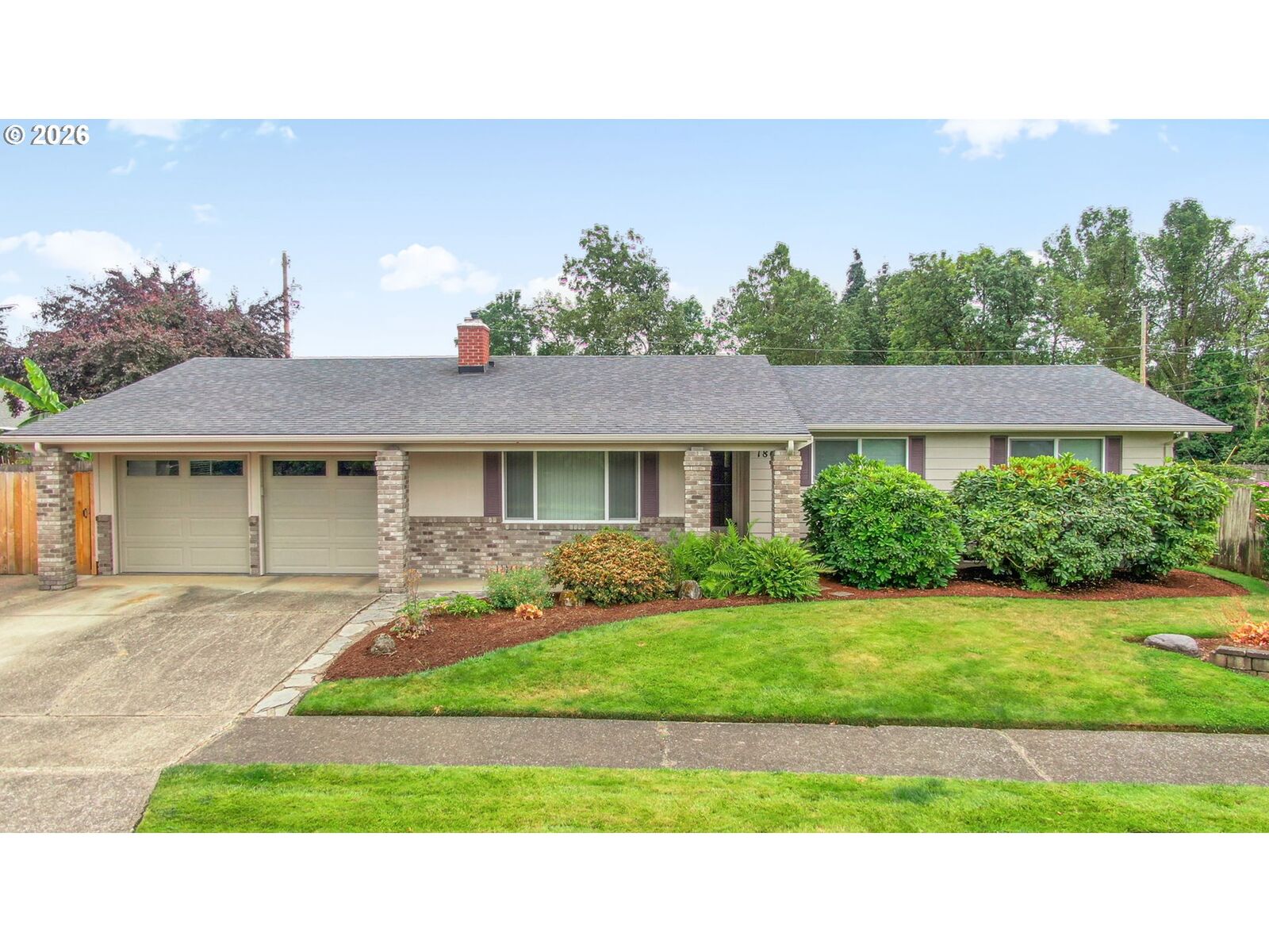 Property Photo: 1860 Carmel Ave OR 97401