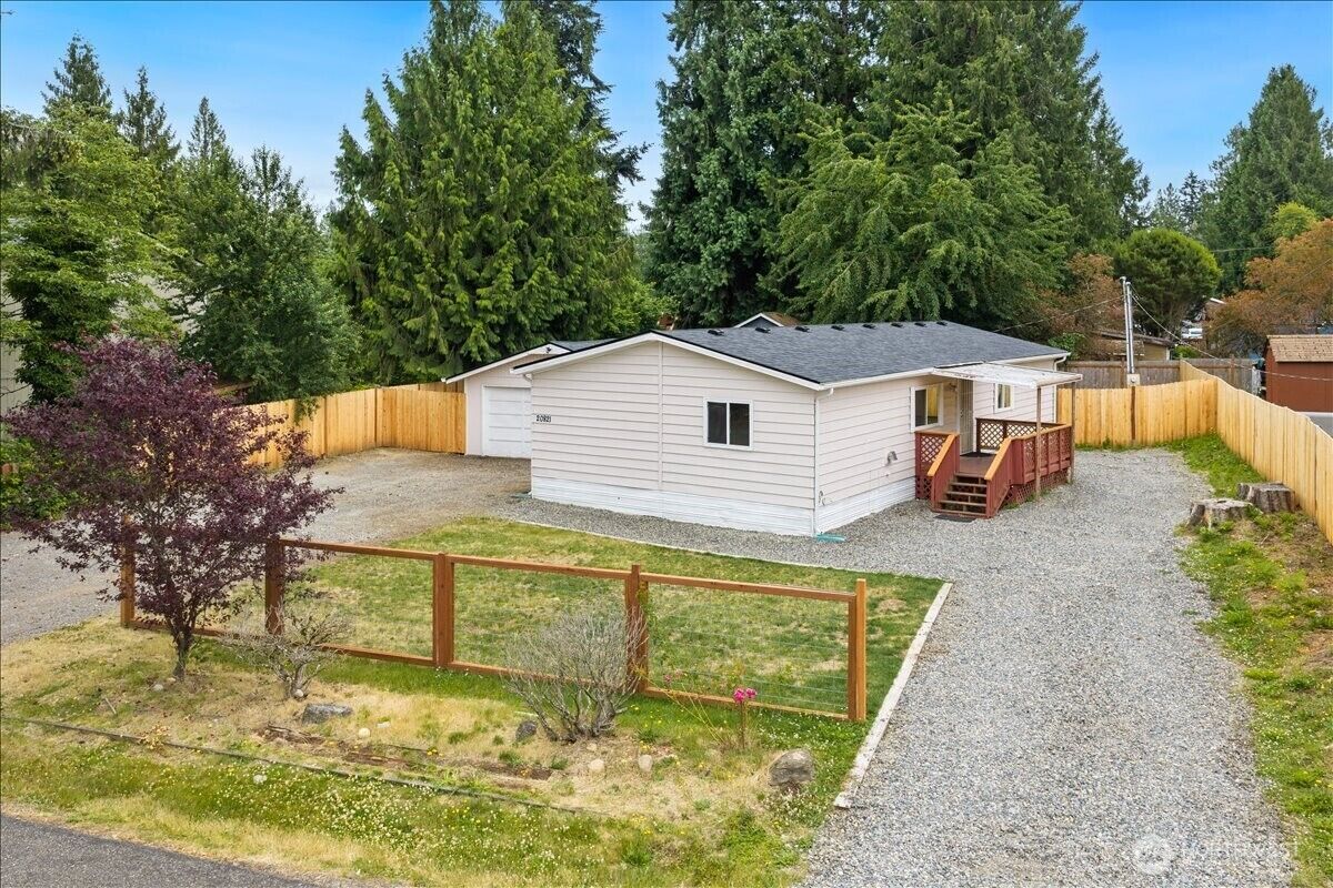 Property Photo:  20821  93rd Street E  WA 98391 