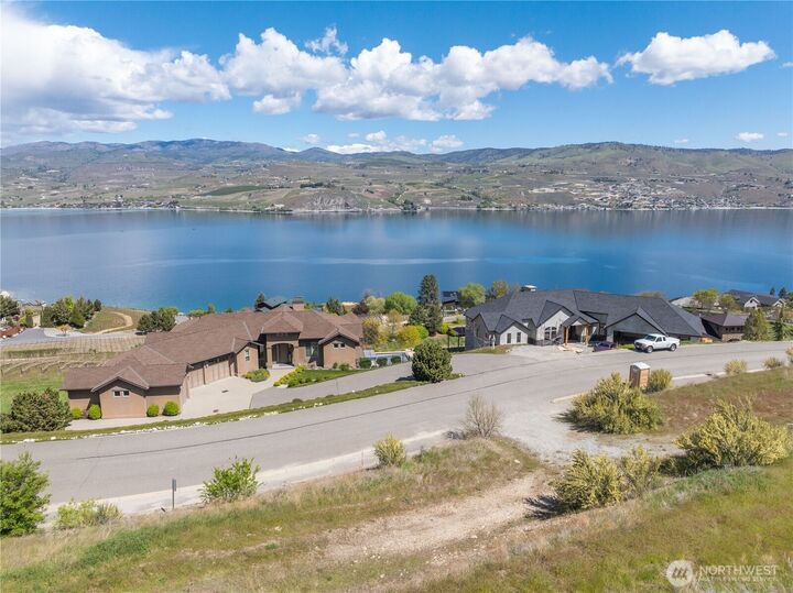 Property Photo:  306  Clos Chevalle Road  WA 98816 