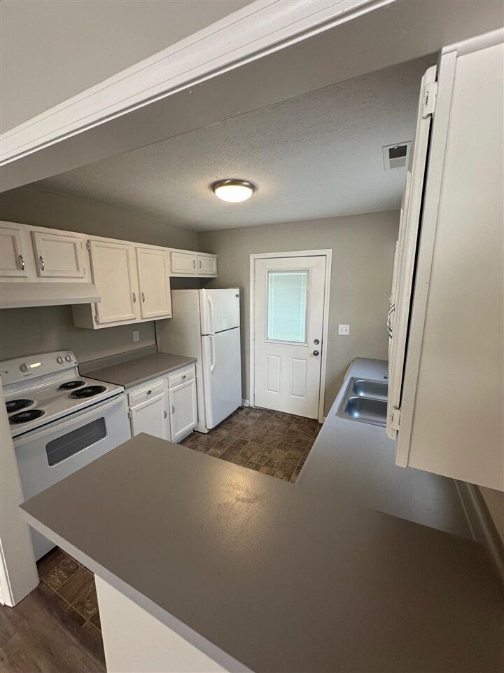 Property Photo:  713 Jennings Court  KY 42104 