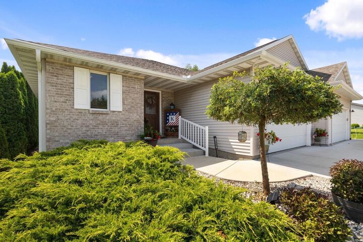 Property Photo: 1043 N Wuthering Hills Drive WI 53546