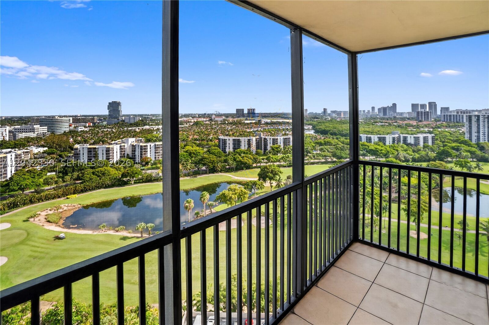 Property Photo:  20301 W Country Club Dr 2122  FL 33180 