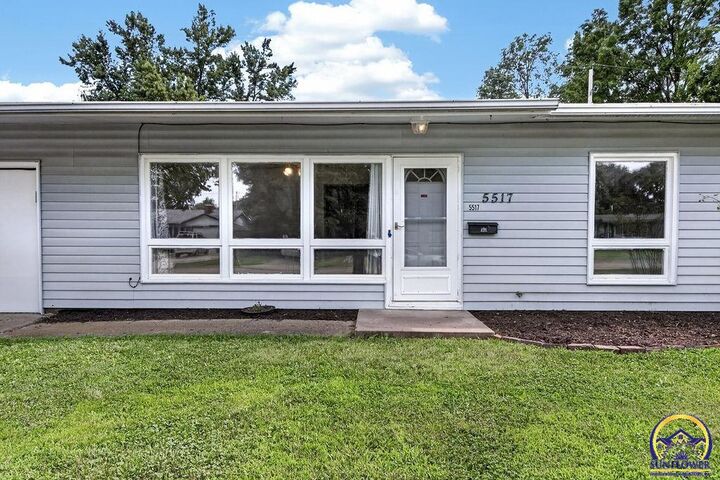 Property Photo:  5517 SW 17th Ter  KS 66604 
