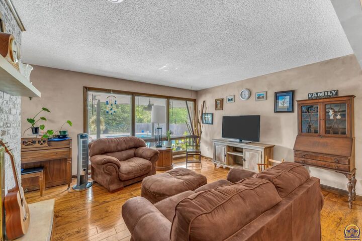 Property Photo:  2715 SE Downing Rd  KS 66605 