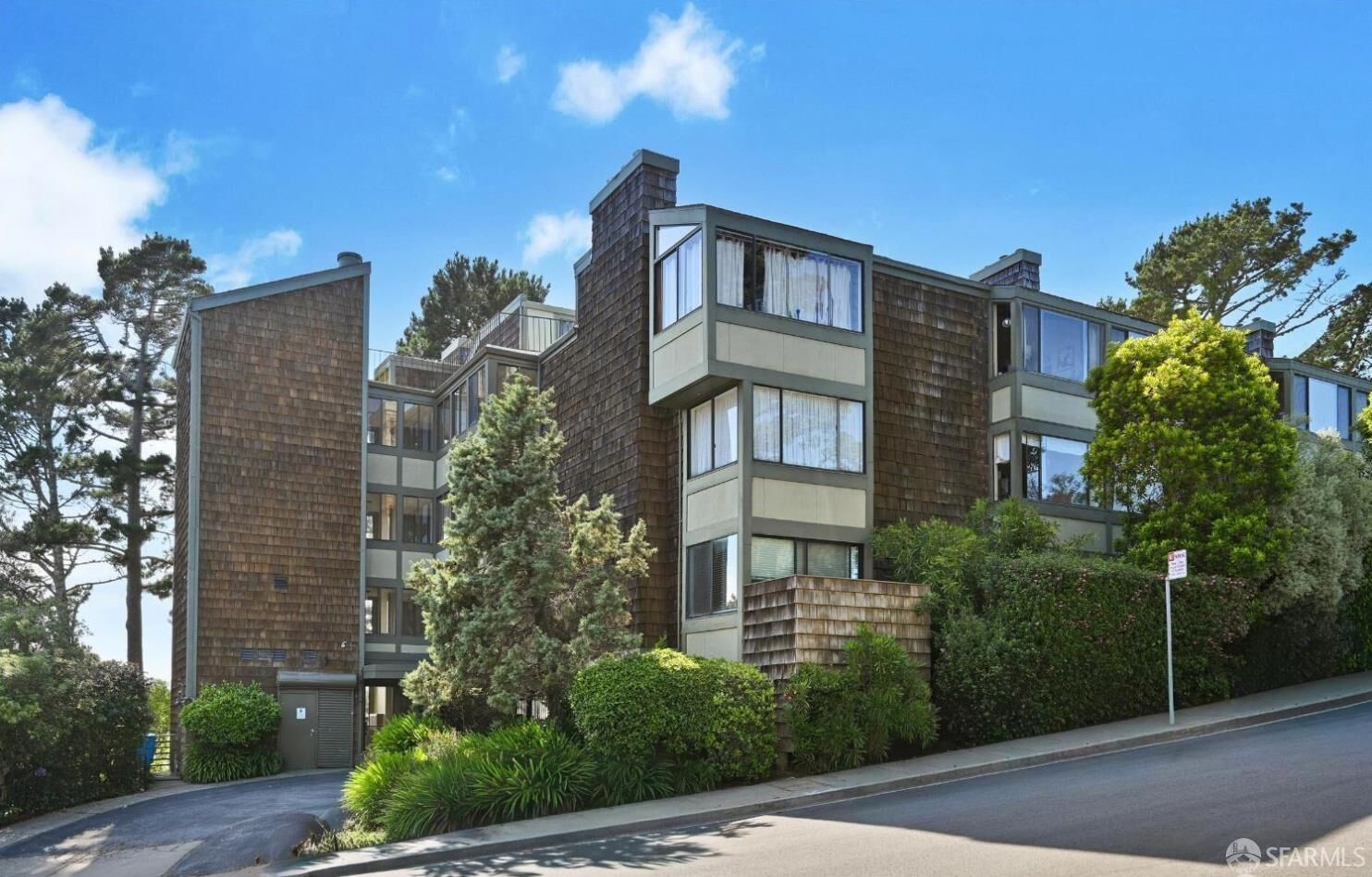 Property Photo:  60 Ora Way H311  CA 94131 