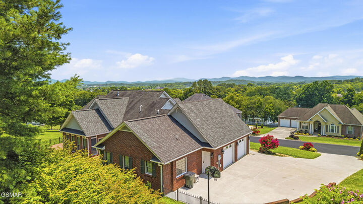 Property Photo:  223 Lexington Place  TN 37862 