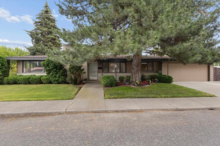 Property Photo: 7018 N Fleming St WA 99208