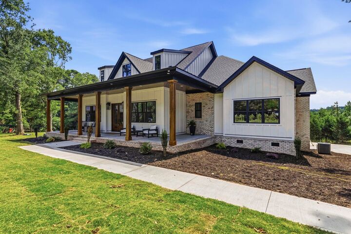Property Photo: 118 Crown Oak Court SC 29301