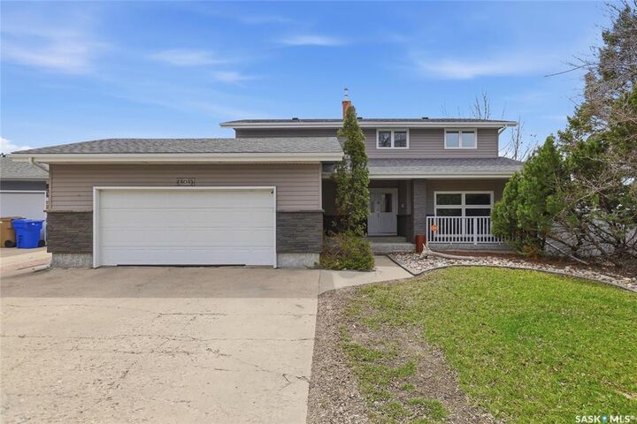 Property Photo: 404 Dalgliesh Drive SK S4R 6J1