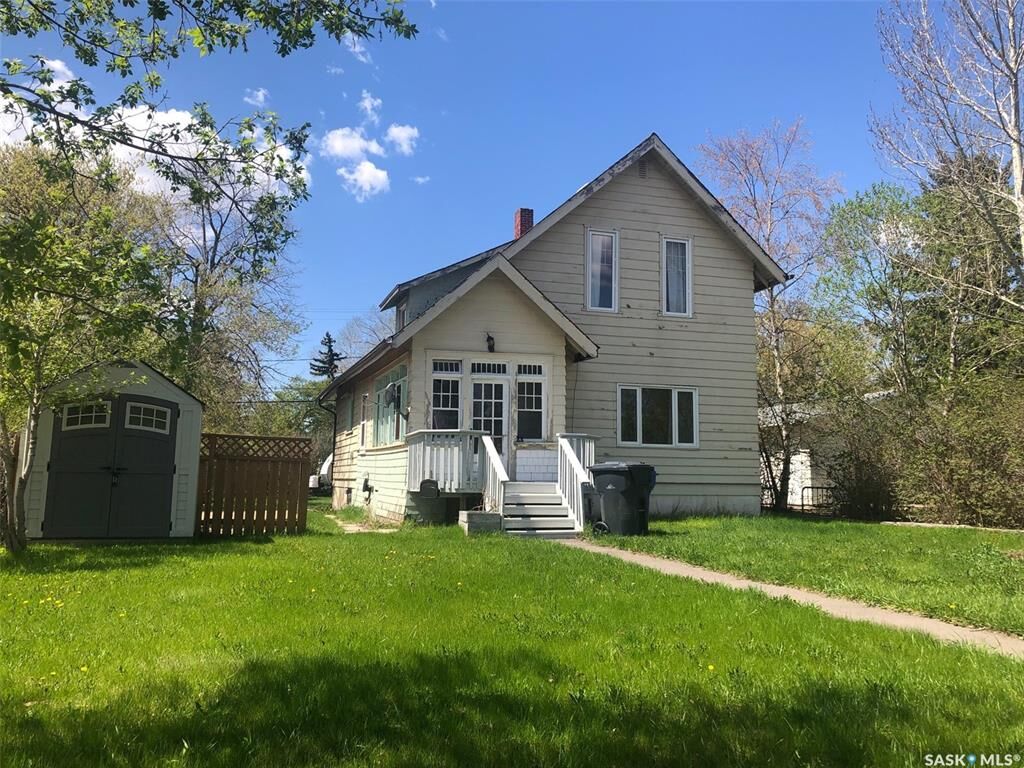 Property Photo:  215 Main Street  SK S0C 0G0 