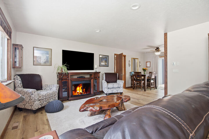 Property Photo: 341 Aspen Dr ID 83333