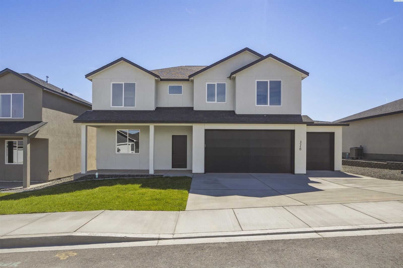 Property Photo: 316 Victoria Street WA 98944