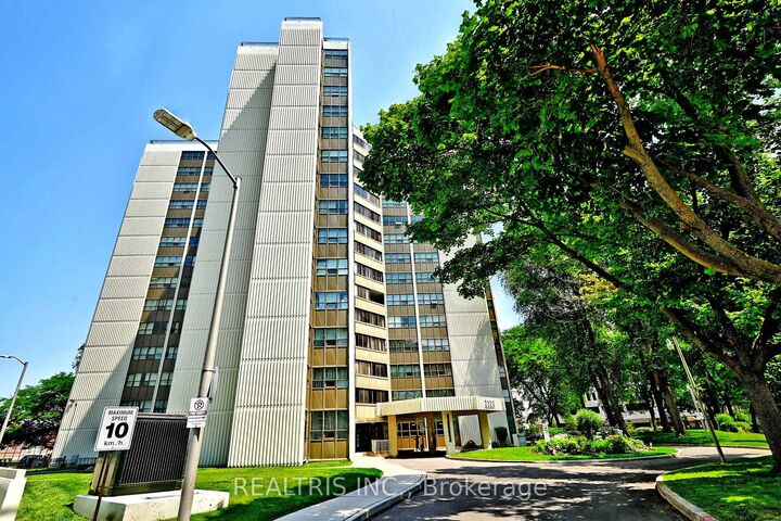 Property Photo: 2323 Confederation Parkway 807 ON L5B 1R6