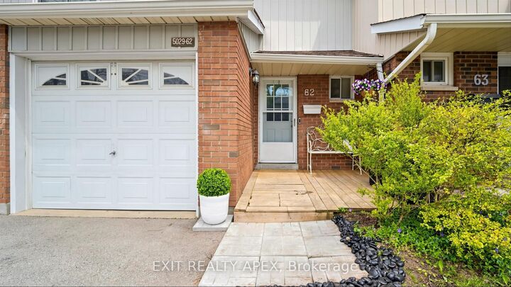 Property Photo: 5029 Pinedale Avenue 62 ON L7L 5J6