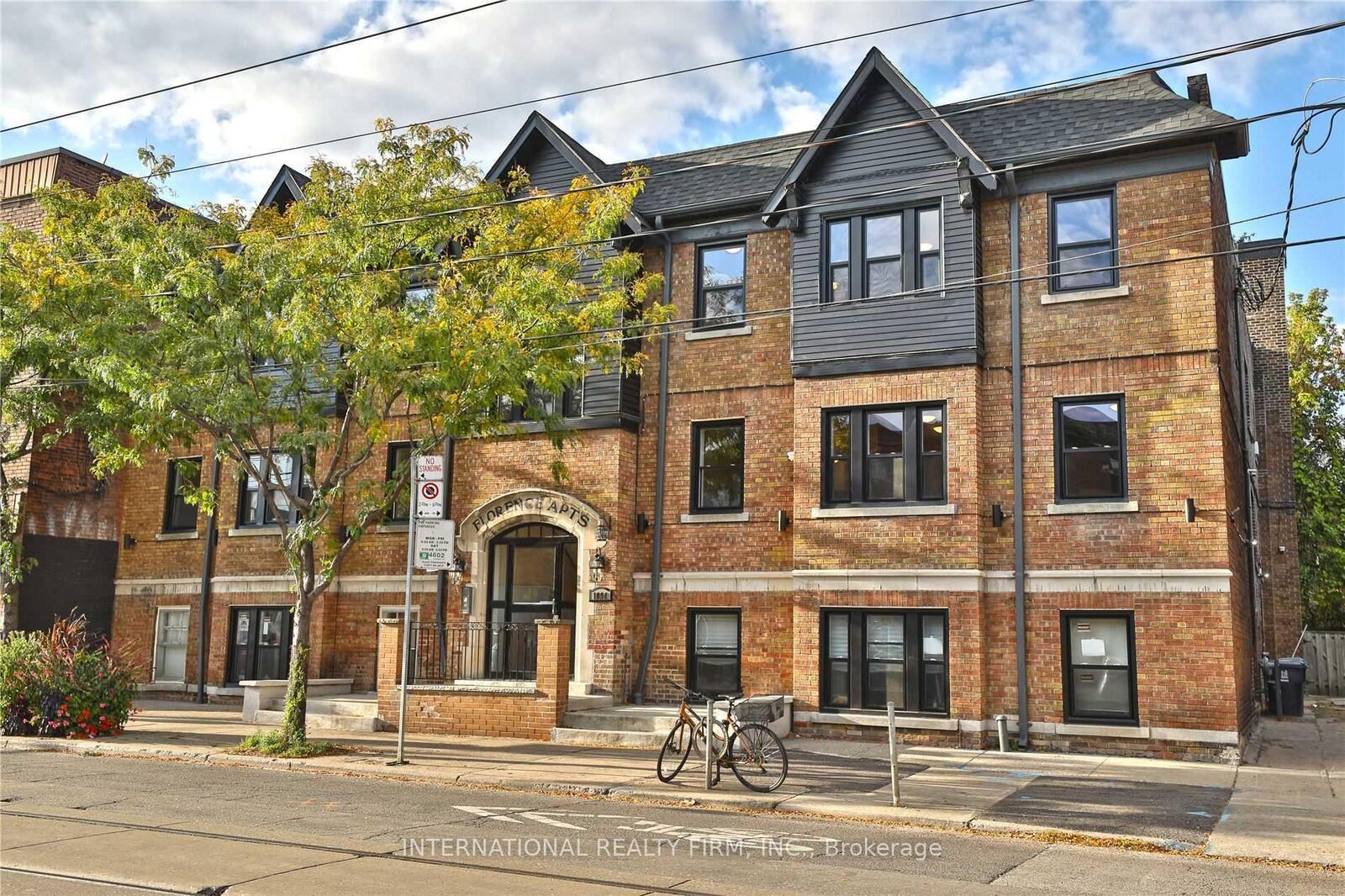 Property Photo:  1094 College Street 7  ON M6H 1B3 