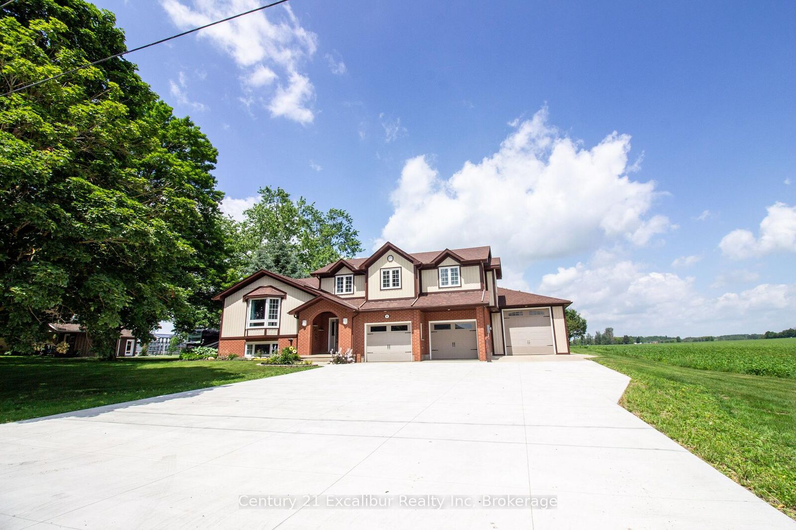 Property Photo:  591 Wellington Street E  ON N0G 2L2 
