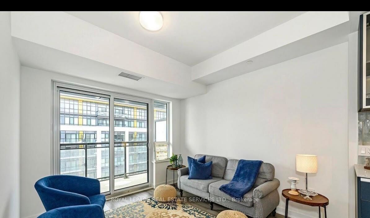 Property Photo: 395 Dundas Street 820 ON L6M 4M2