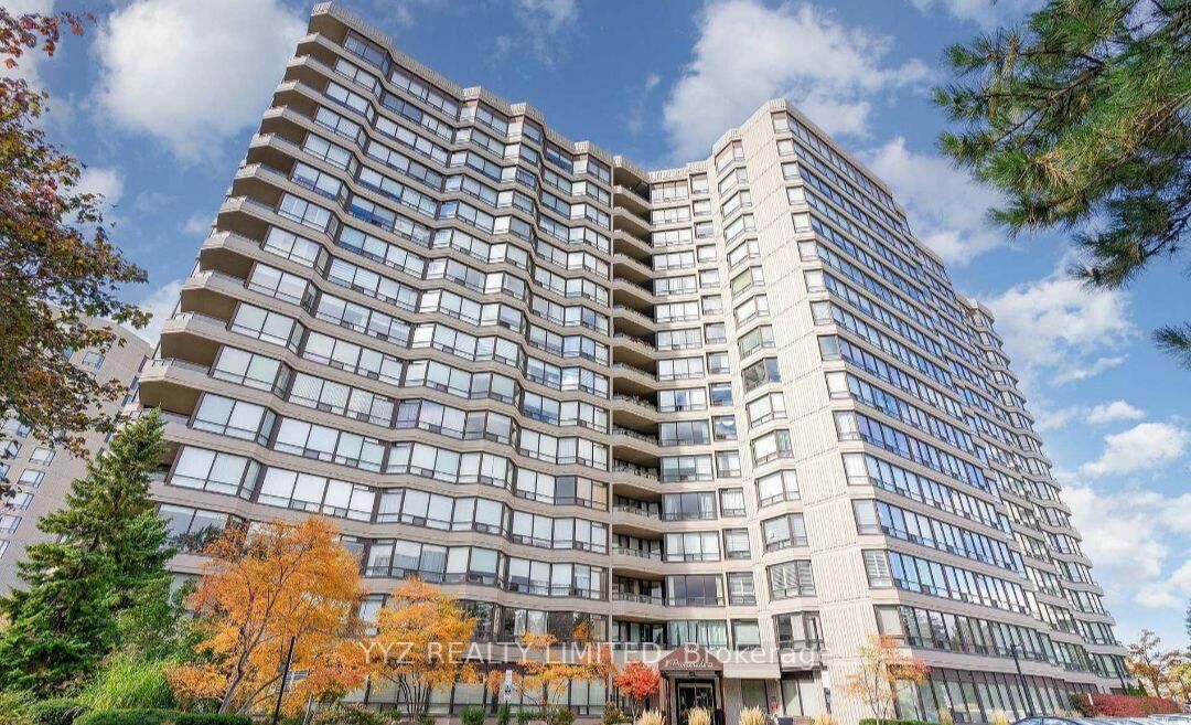 Property Photo:  7440 Bathurst Street 807  ON L4J 7K8 