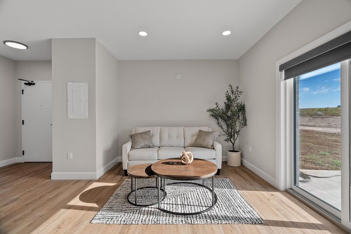 Property Photo:  76 Hamilton Street 203  ON N7A 1P9 