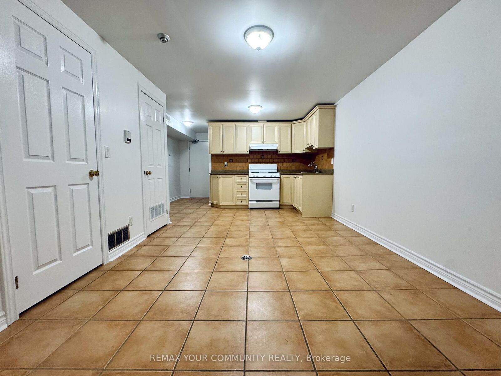 Property Photo: 2417 Dundas Street W B1 ON M6P 1X3