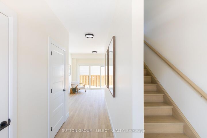 Property Photo: 233 Upper Queen Street 4 ON N0M 2P0