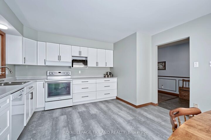 Property Photo: 1662 Attawandaron Road ON N6G 3M6