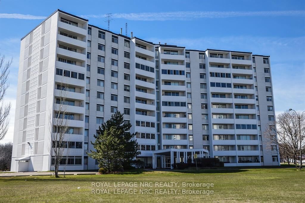 Property Photo: 35 Towering Heights Boulevard 1107 ON L2T 3G8