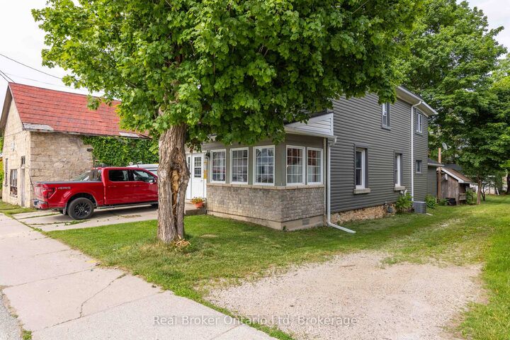 Property Photo: 127 Garafraxa Street ON N0H 1G0