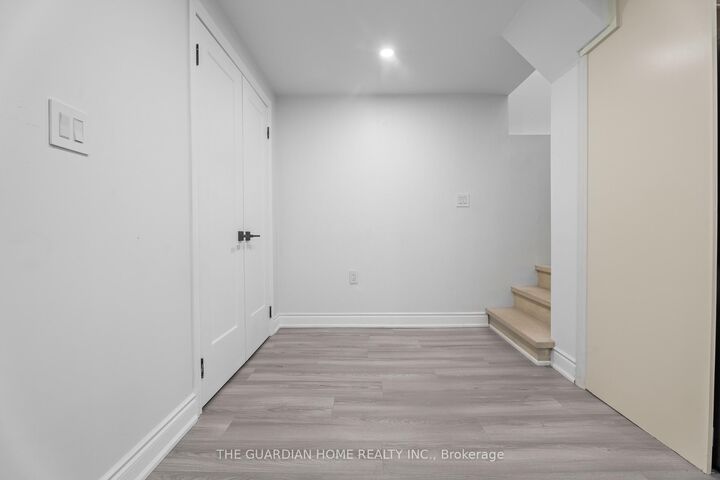 Property Photo:  44 Williamson Drive W  ON L1T 4M9 