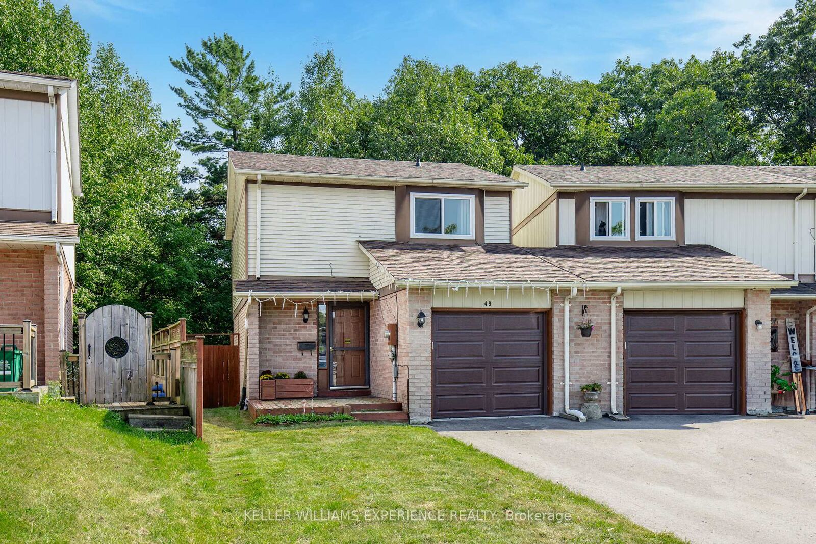 Property Photo: 49 Burns Circle ON L4N 5J8