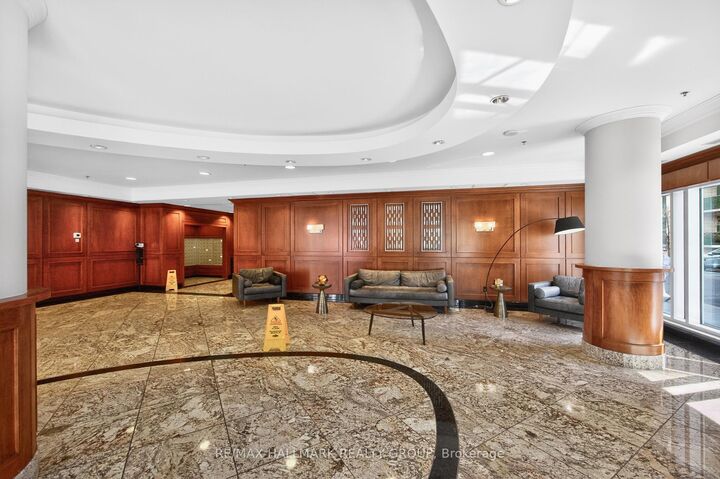 Property Photo:  195 Besserer Street 2602  ON K1N 0B6 