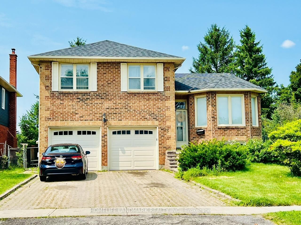 Property Photo: 123 Crossland Gate ON L3X 1A5
