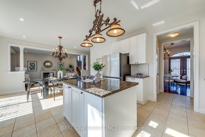 Property Photo: 1426 Redwing Court ON L6M 5E6