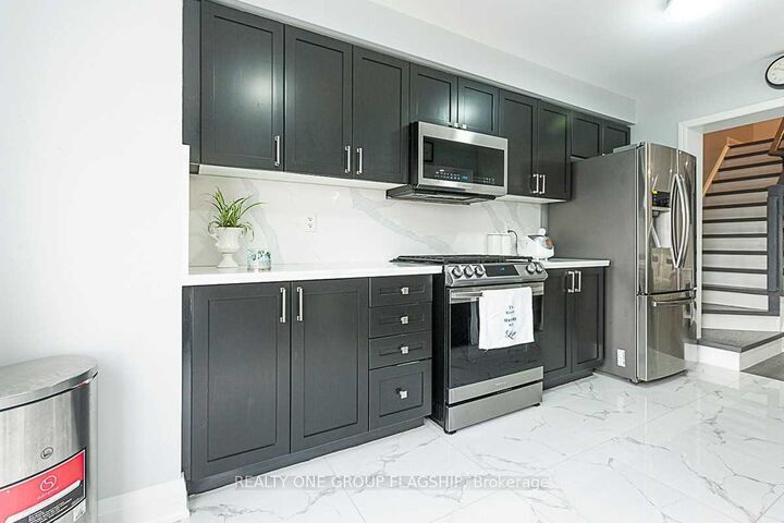 Property Photo: 467 Dalhousie Gate ON L9T 8G4