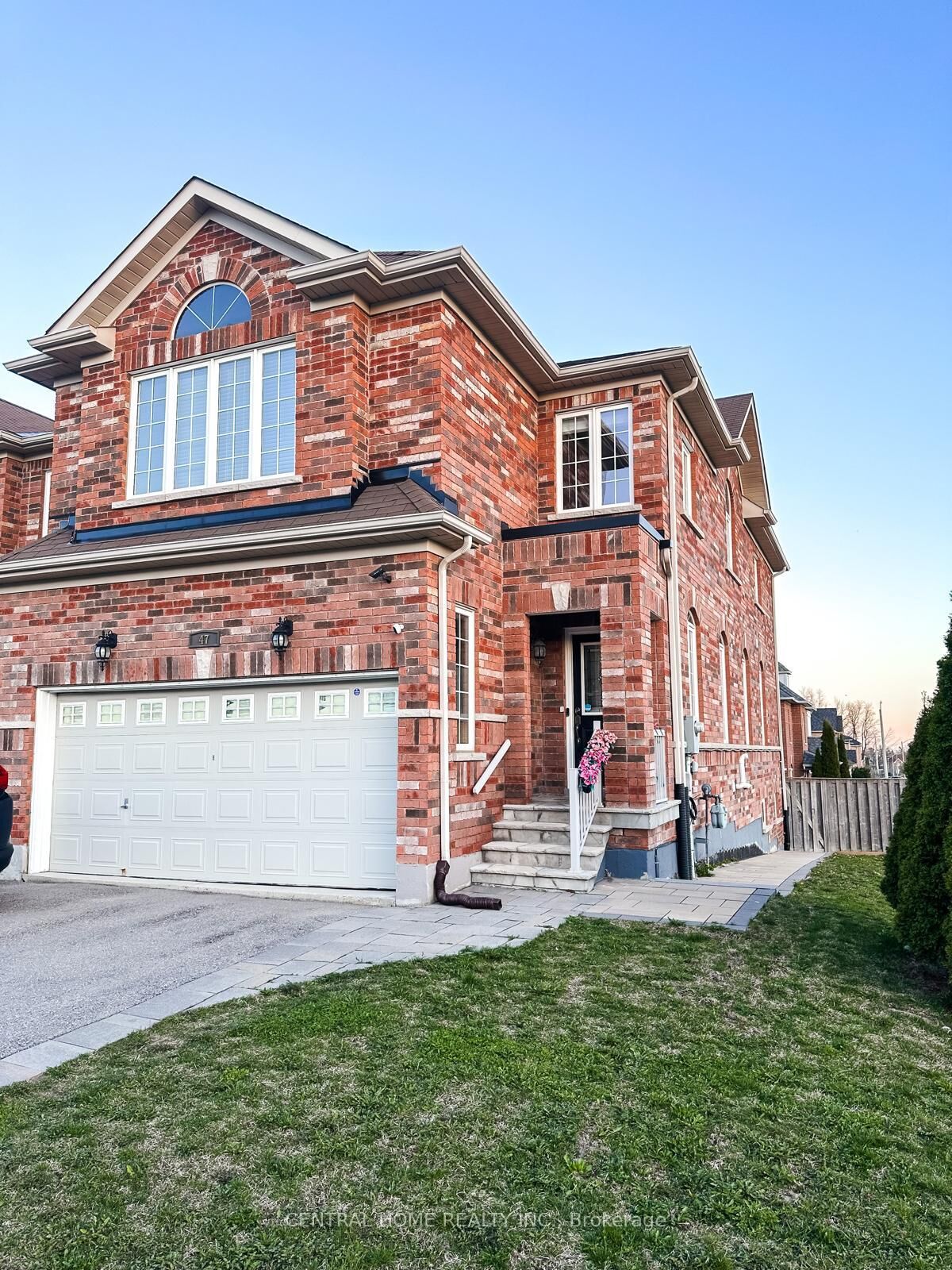 Property Photo: 47 Aikenhead Avenue Lower ON L4S 0A8