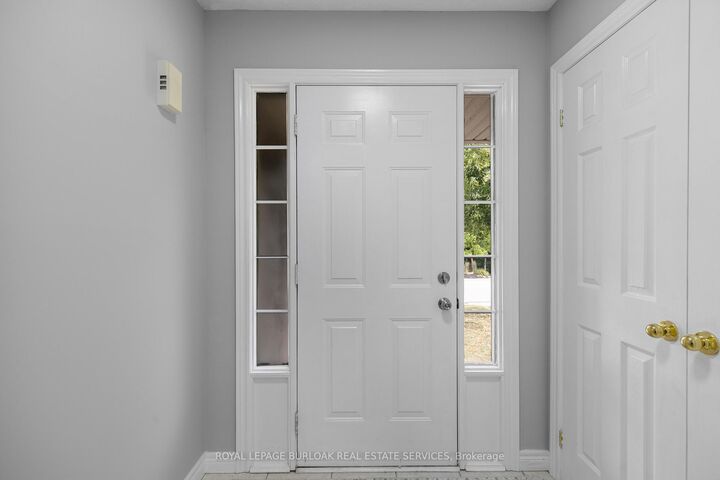 Property Photo:  130 Robert Street 32  ON L9T 6E3 