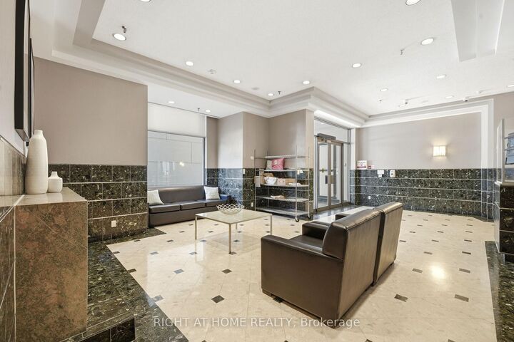 Property Photo: 298 Jarvis Street 1602 ON M5B 2M4