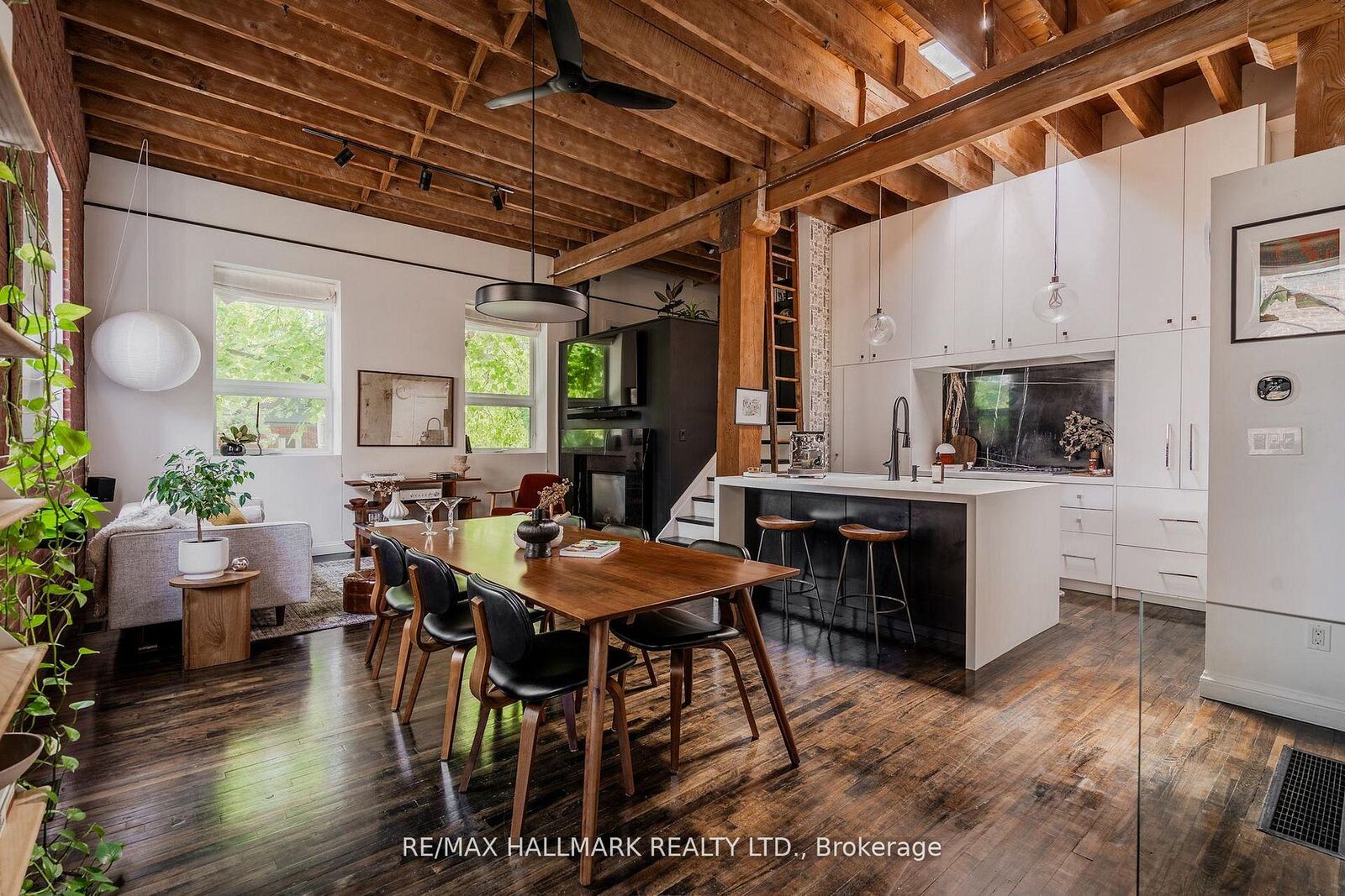 Property Photo:  8 Bartlett Avenue 2  ON M6H 3E6 