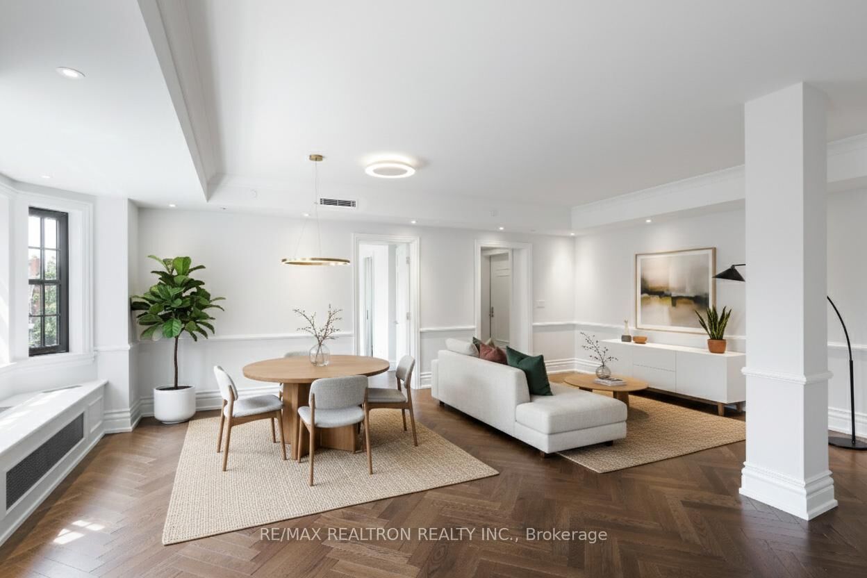 Property Photo:  2 Clarendon Avenue 206  ON M4V 1H9 