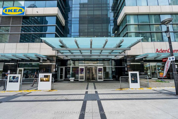 Property Photo:  388 Yonge Street 7105  ON M5B 0A4 