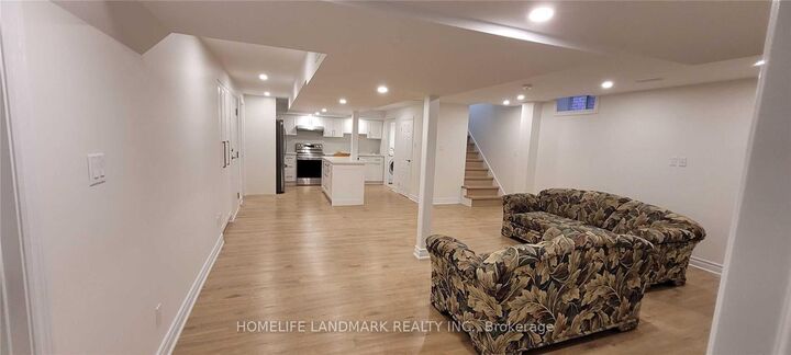 Property Photo:  2564 Comet Court  ON L5K 2R4 