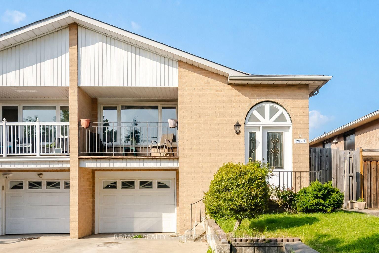 Property Photo:  2571 Trident Avenue  ON L5B 2L3 
