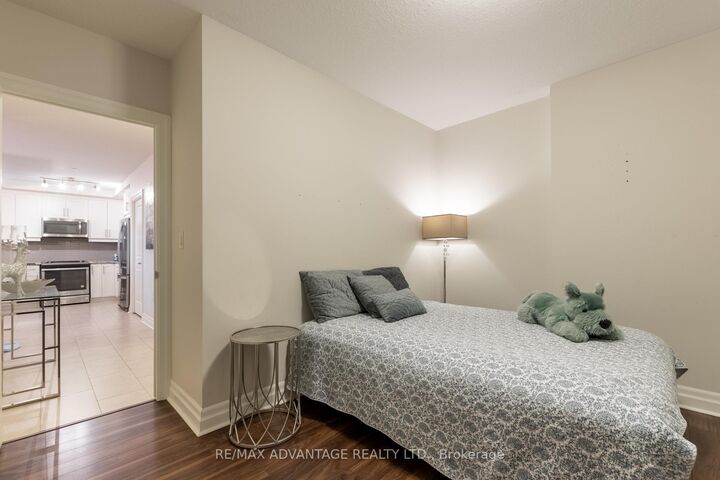 Property Photo:  260 Villagewalk Boulevard 603  ON N6G 0P6 