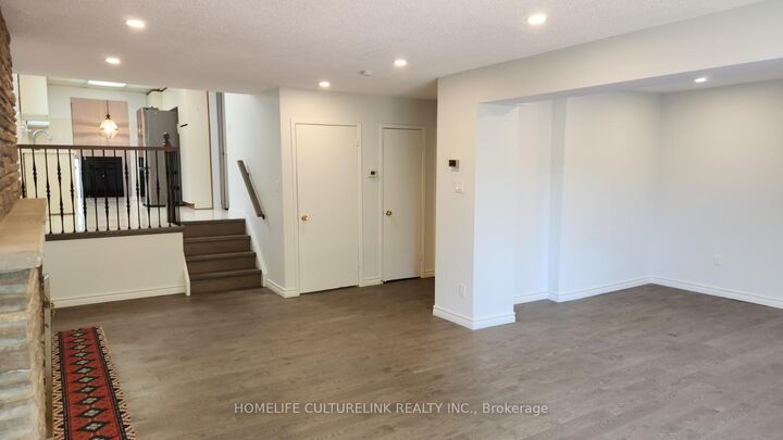Property Photo: 79 Yatesbury Road ON M2H 1G1