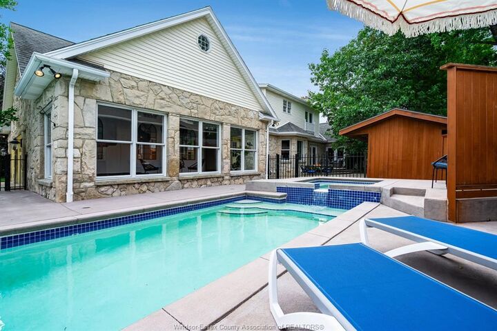 Property Photo: 323 Talbot Street South ON N8M 1C2