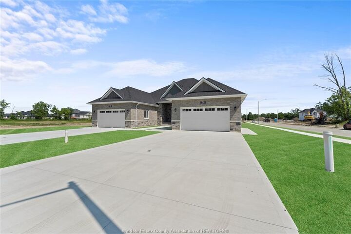 Property Photo: 72 Redwood Avenue ON N0R 1B0